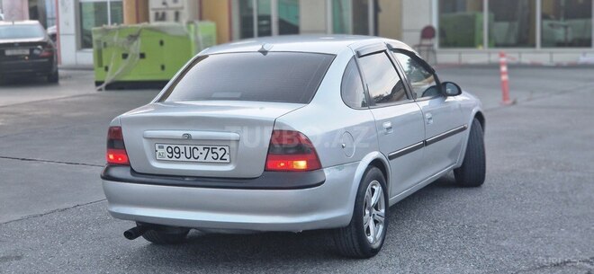 Opel Vectra 1998, 202,000 km - 1.8 l - Bakı