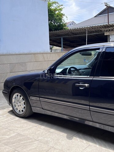 Mercedes E 220 d 2000, 320,000 km - 2.2 l - İmişli