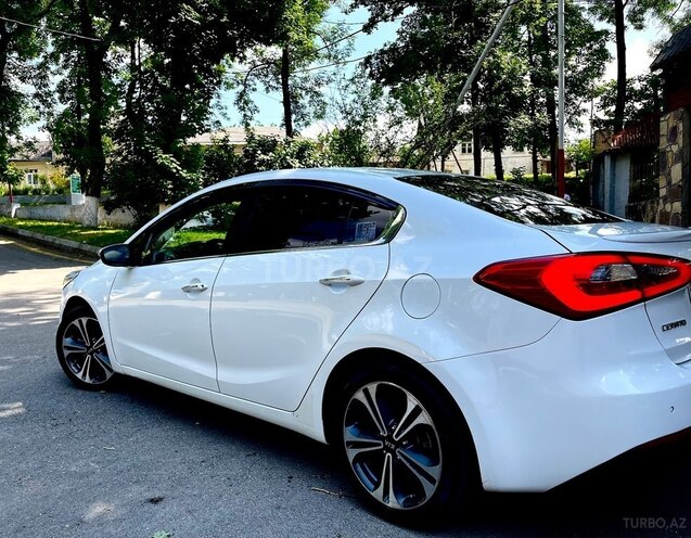 Kia Cerato 2013, 129,000 km - 1.6 l - Quba