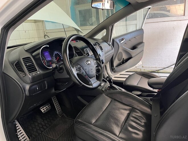 Kia Cerato 2013, 129,000 km - 1.6 l - Quba