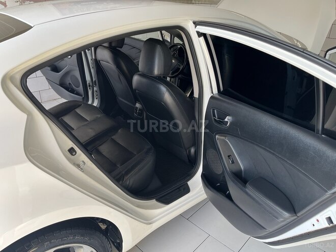 Kia Cerato 2013, 129,000 km - 1.6 l - Quba