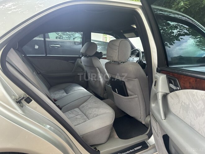 Mercedes E 240 1998, 450,244 km - 2.4 l - Qazax