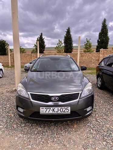 Kia Ceed 2011, 349,000 km - 1.6 л - Gəncə