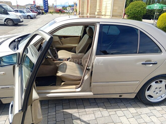 Mercedes E 240 1998, 265,000 km - 2.4 л - Balakən