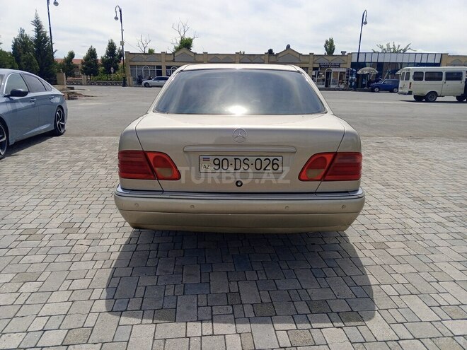 Mercedes E 240 1998, 265,000 km - 2.4 л - Balakən