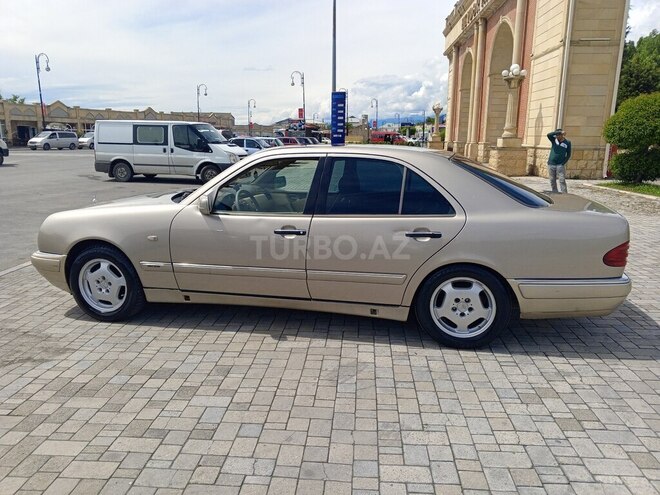 Mercedes E 240 1998, 265,000 km - 2.4 л - Balakən