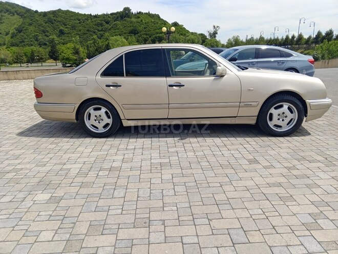 Mercedes E 240 1998, 265,000 km - 2.4 л - Balakən
