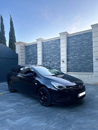Opel Astra 2018, 102,000 km - 1.4 l - Bakı