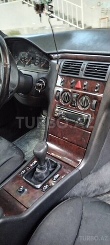 Mercedes E 200 1996, 300,000 km - 2.0 l - Göyçay