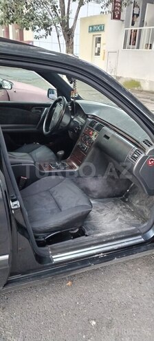 Mercedes E 200 1996, 300,000 km - 2.0 l - Göyçay
