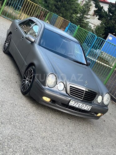Mercedes E 240 2001, 362,800 km - 2.4 l - Sumqayıt