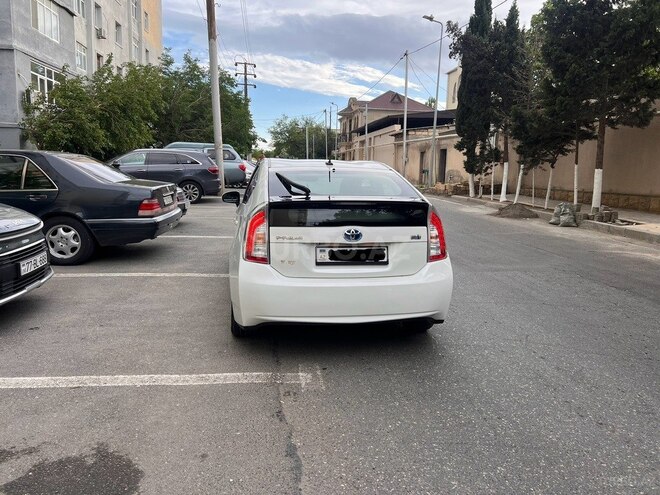 Toyota Prius 2015, 140,496 km - 1.8 л - Bakı