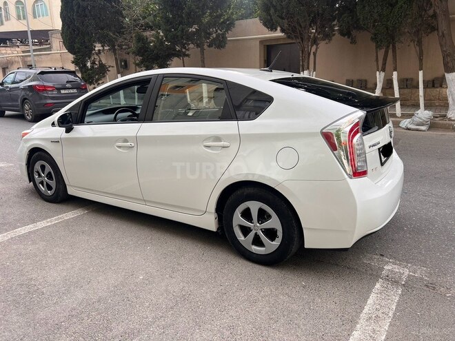 Toyota Prius 2015, 140,496 km - 1.8 л - Bakı