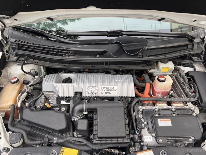 Toyota Prius 2015, 140,496 km - 1.8 л - Bakı