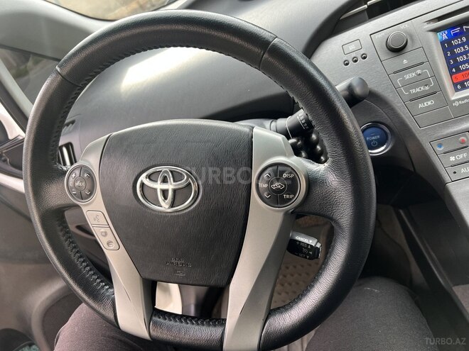 Toyota Prius 2015, 140,496 km - 1.8 л - Bakı