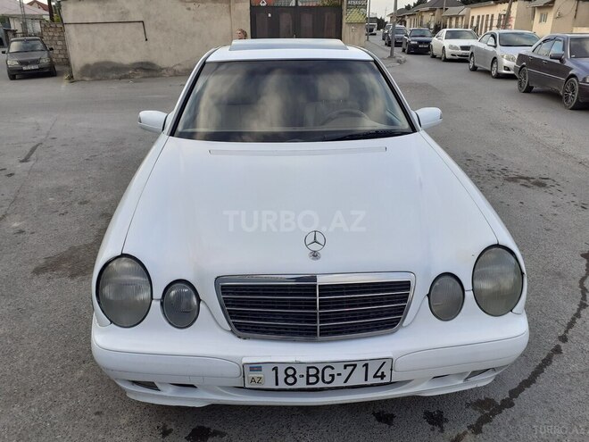Mercedes E 220 d 2000, 303,000 km - 2.2 л - Bakı