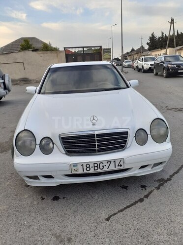 Mercedes E 220 d 2000, 303,000 km - 2.2 л - Bakı