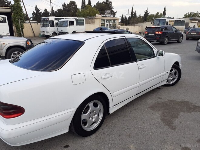 Mercedes E 220 d 2000, 303,000 km - 2.2 л - Bakı
