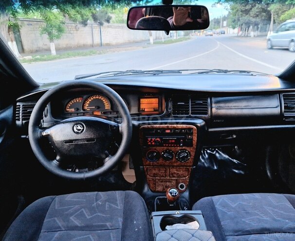 Opel Vectra 1996, 324,500 km - 2.0 l - Bakı
