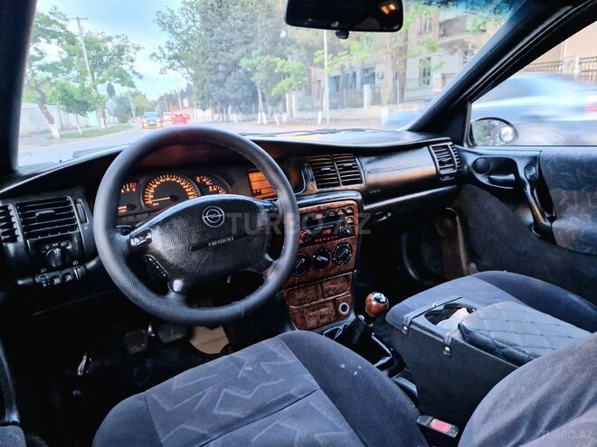 Opel Vectra 1996, 324,500 km - 2.0 l - Bakı