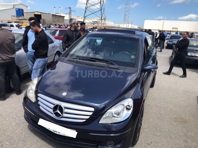 Mercedes B 180 2009, 213,550 km - 2.0 l - Bakı