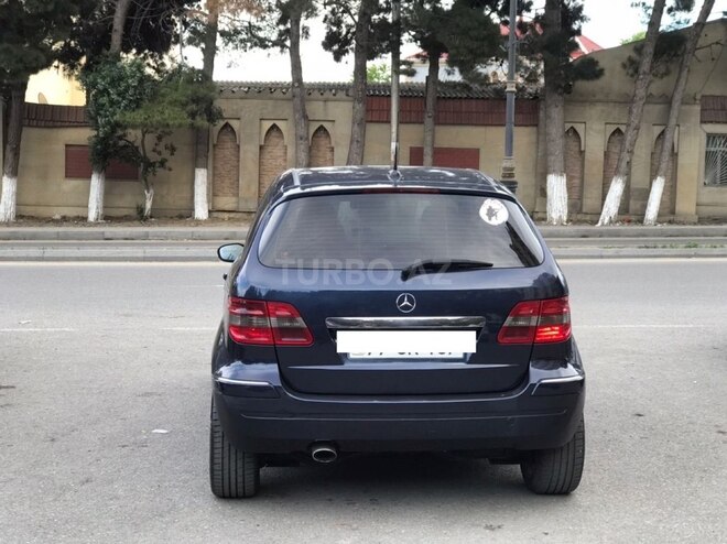 Mercedes B 180 2009, 213,550 km - 2.0 l - Bakı