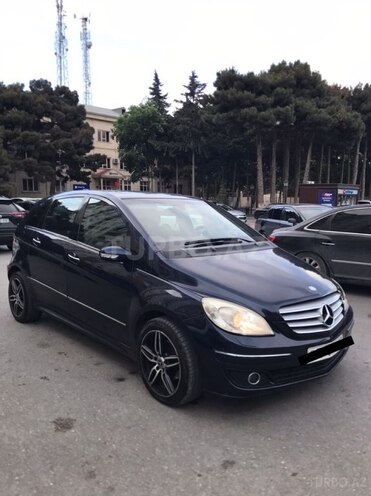 Mercedes B 180 2009, 213,550 km - 2.0 l - Bakı