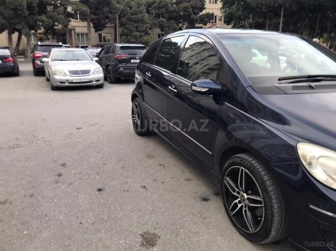 Mercedes B 180 2009, 213,550 km - 2.0 l - Bakı