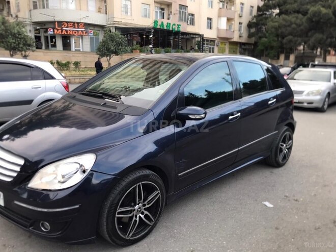 Mercedes B 180 2009, 213,550 km - 2.0 l - Bakı