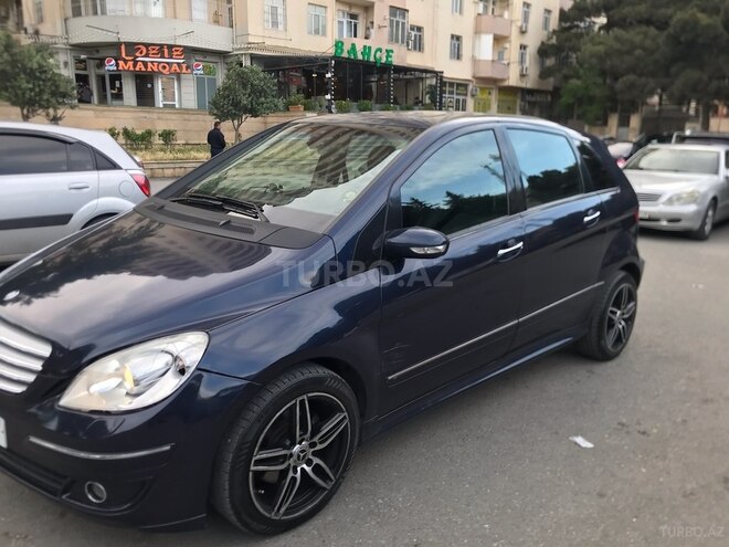 Mercedes B 180 2009, 213,550 km - 2.0 l - Bakı