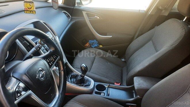 Opel Astra 2011, 390,000 km - 1.3 л - Bakı