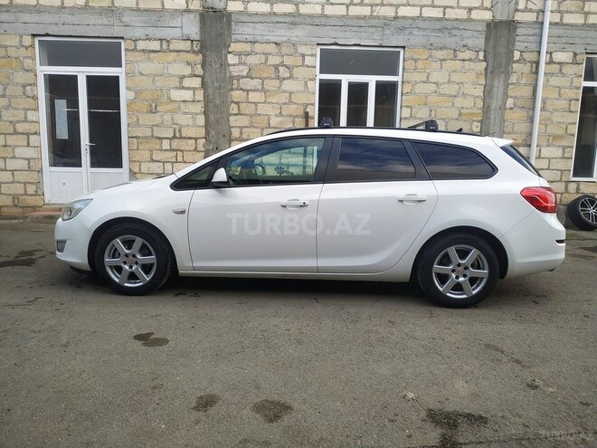 Opel Astra 2011, 390,000 km - 1.3 л - Bakı