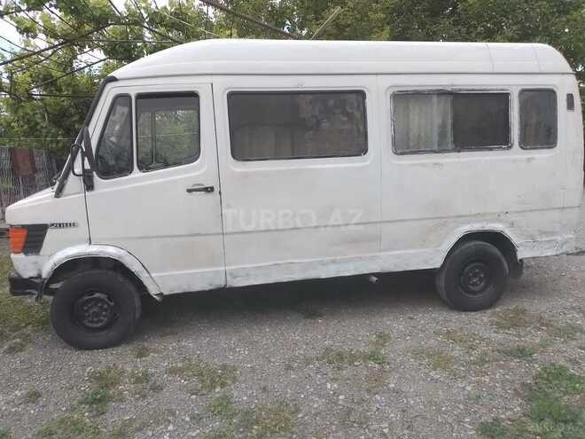 Mercedes 208 D 1993, 200,000 km - 2.3 l - Bərdə