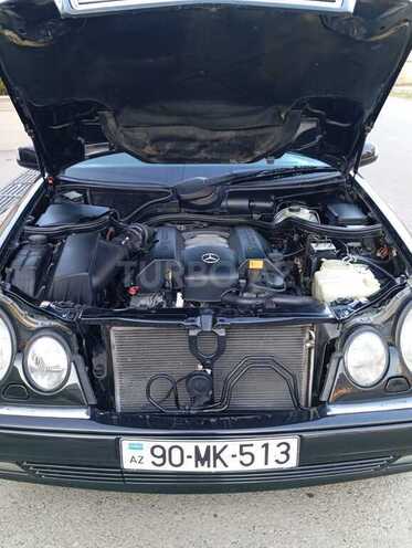 Mercedes E 280 1999, 332,411 km - 2.8 l - Bakı