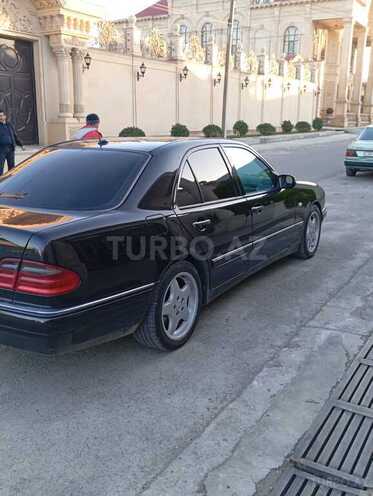 Mercedes E 280 1999, 332,411 km - 2.8 l - Bakı
