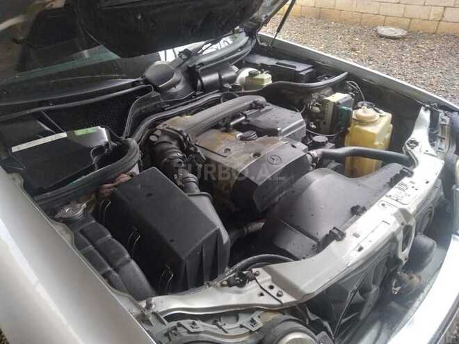 Mercedes E 230 1995, 302,123 km - 2.3 l - Saatlı