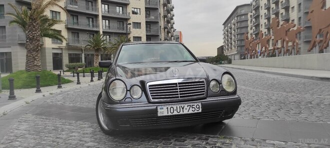 Mercedes E 320