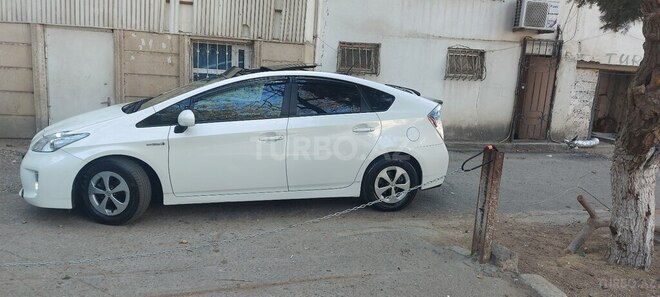 Toyota Prius 2013, 333,134 km - 1.8 l - Bakı