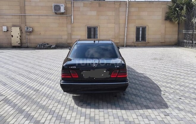 Mercedes E 270 2000, 451,350 km - 2.7 л - Bakı