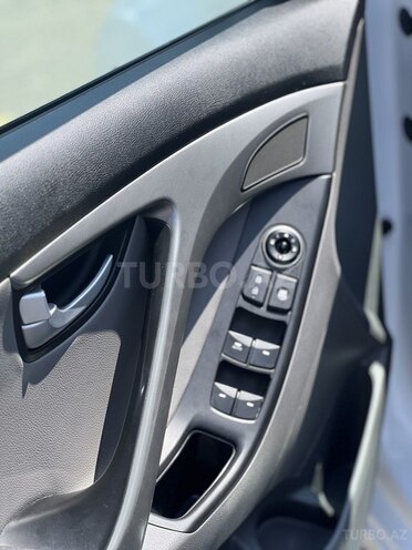 Hyundai Elantra 2015, 130,000 km - 1.8 l - Bakı