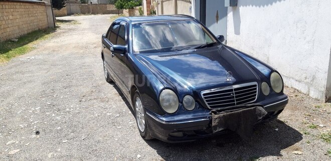 Mercedes E 270