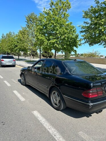 Mercedes E 290