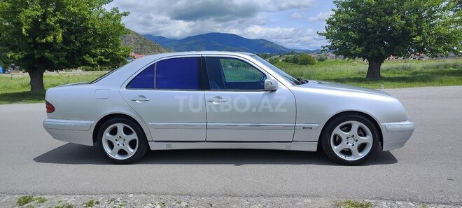 Mercedes E 320 2000, 360,000 km - 3.2 l - Şəki