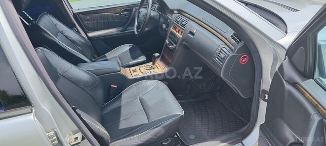 Mercedes E 320 2000, 360,000 km - 3.2 l - Şəki