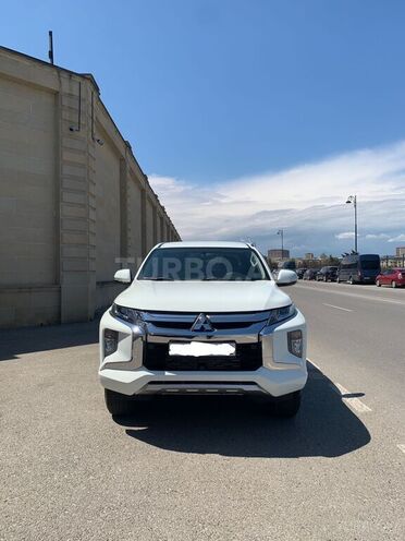 Mitsubishi L200 2020, 131,000 km - 2.4 l - Bakı