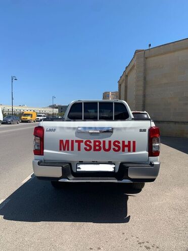 Mitsubishi L200 2020, 131,000 km - 2.4 l - Bakı
