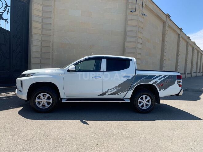 Mitsubishi L200 2020, 131,000 km - 2.4 l - Bakı