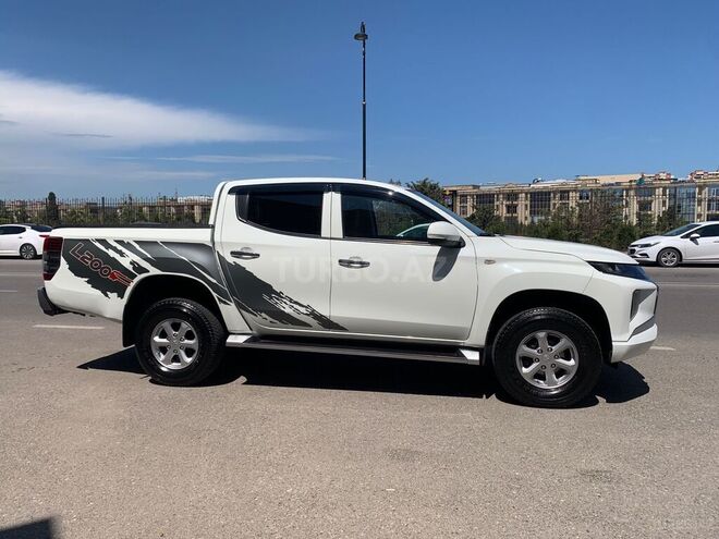 Mitsubishi L200 2020, 131,000 km - 2.4 l - Bakı