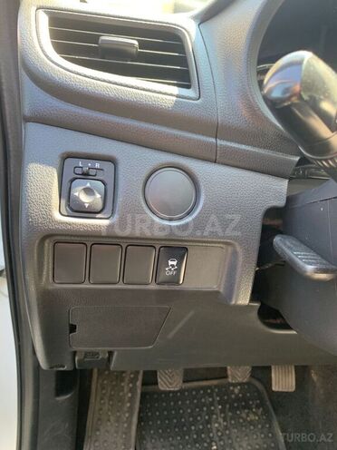 Mitsubishi L200 2020, 131,000 km - 2.4 l - Bakı