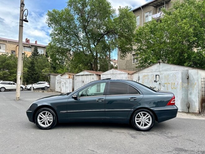 Mercedes C 240 2001, 250,000 km - 2.4 l - Sumqayıt